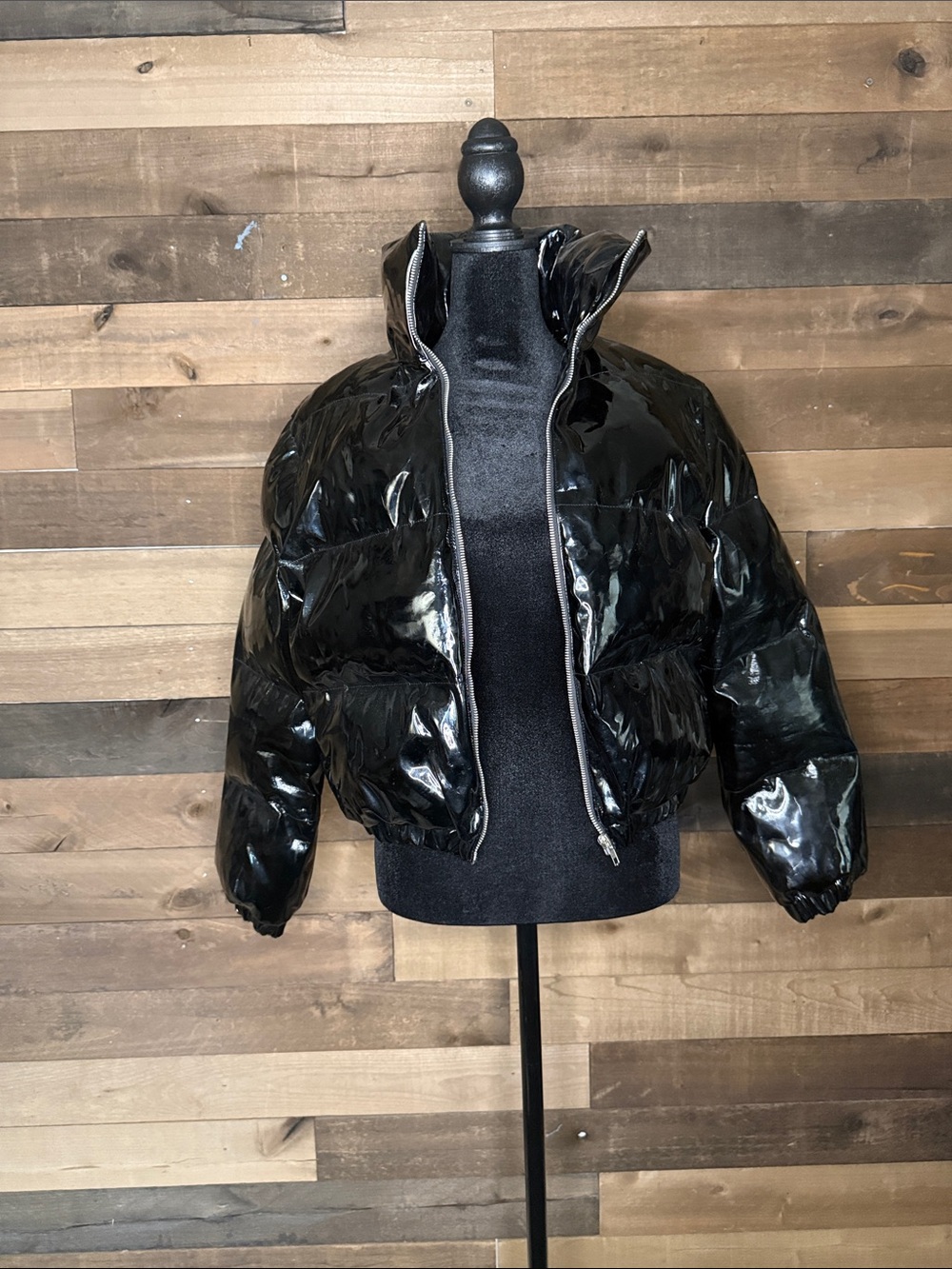PrettyLittleThing Shiny Black High-Shine Cropped Puffer Jacket
